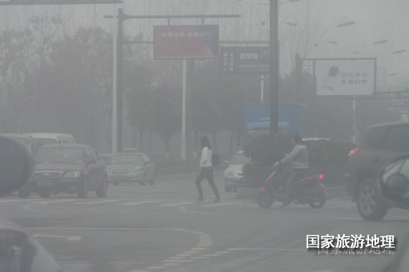 冬日回暖 2月2日霧霾卷土重來 再度侵襲江南杭州等地